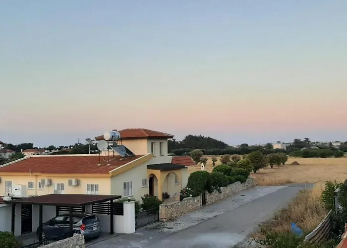 Bougainvillea With Privite Pool ואסילה