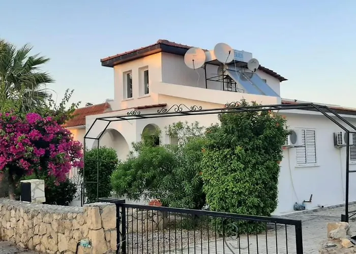 Bougainvillea With Privite Pool ואסילה